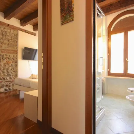 Vr - Casa Di Mezzo