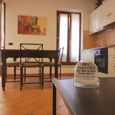 Vr - Casa Di Mezzo