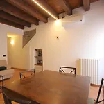 Vr - Casa Di Mezzo Apartamento
