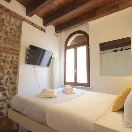 Vr Casa Di Mezzo Verona