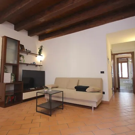 Vr Casa Di Mezzo Apartment Verona