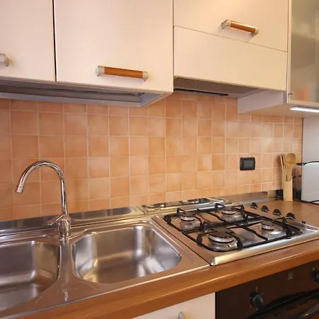 Vr - Casa Di Mezzo *