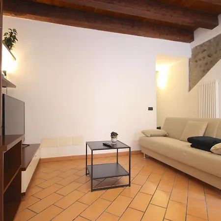 Vr Casa Di Mezzo Apartment Verona