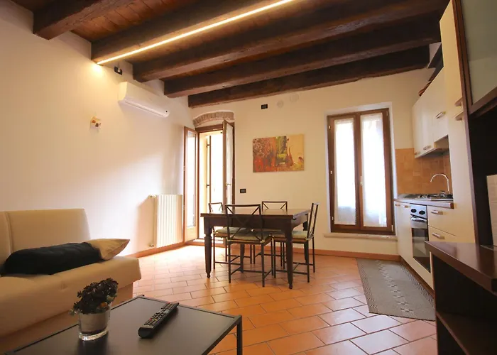Vr - Casa Di Mezzo Appartamento
