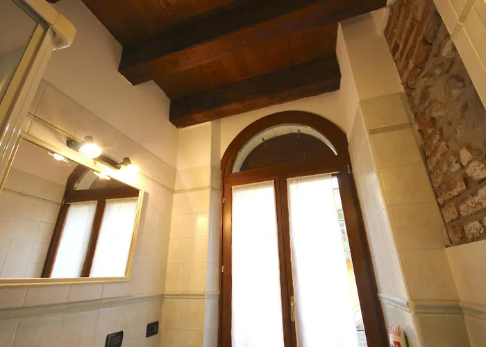 Vr - Casa Di Mezzo Verona