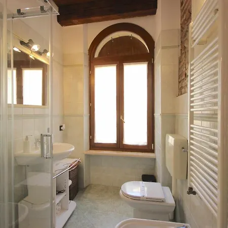 Vr - Casa Di Mezzo Apartamento