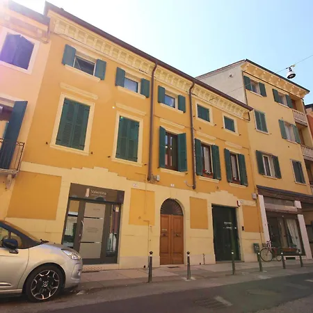 Vr - Casa Di Mezzo Apartamento *