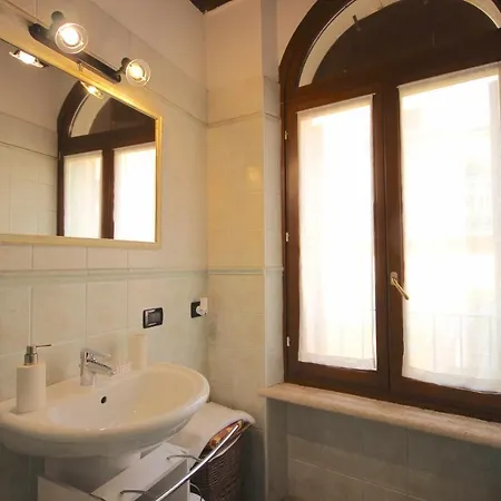 Vr - Casa Di Mezzo